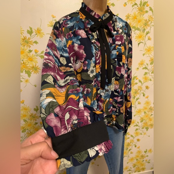 NWOT hate monde floral print tie neck long sleeve blouse size Medium - Picture 6 of 13